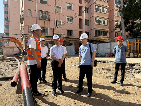 集團公司黨委委員、紀委書記師宗正到土木工程院項目現(xiàn)場開展調(diào)研